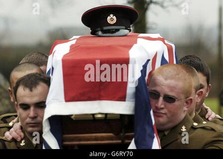 Sapper Robert Thomson esequie - Whitburn Sud chiesa Parrocchiale Foto Stock