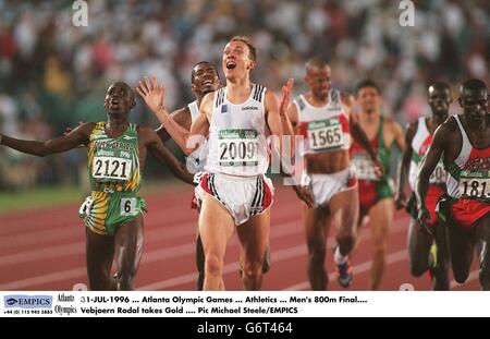 31-LUG-1996. Giochi Olimpici di Atlanta. Atletica. Uomini 800m finale. Vebjoern Rodal prende l'oro Foto Stock