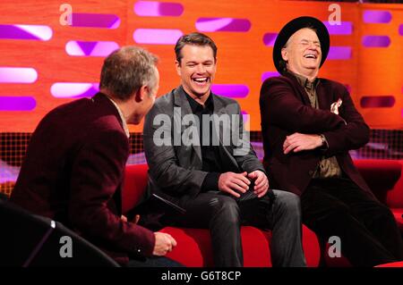 (Sinistra - destra) host Graham Norton, Matt Damon e Bill Murray durante le riprese del Graham Norton Show, presso i London Studios, nel centro di Londra, in onda su BBC One venerdì. Foto Stock