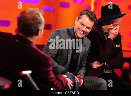 (Sinistra - destra) host Graham Norton, Matt Damon e Bill Murray durante le riprese del Graham Norton Show, presso i London Studios, nel centro di Londra, in onda su BBC One venerdì. Foto Stock