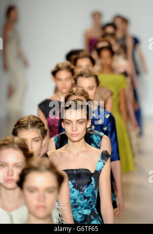 Lela Rose passerella - La Settimana della Moda di New York 2014 Foto Stock