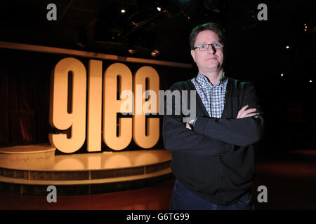 Mark Tughan, proprietario del Glee Club, mette a disposizione per scattare foto al locale di Birmingham. LO show televisivo DEGLI STATI UNITI Glee è stato regolato per avere 'diluito e offuscato' la reputazione della catena di club di cabaret del Regno Unito. Foto Stock