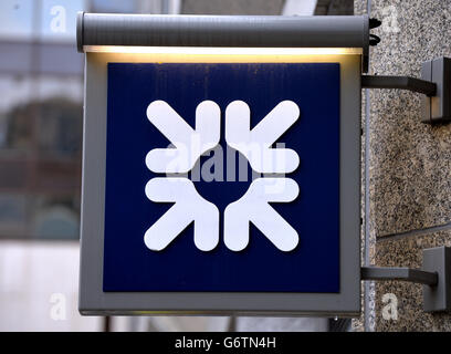 Stock bancario. Un cartello Royal Bank of Scotland (RBS) a Victoria, nel centro di Londra. Foto Stock