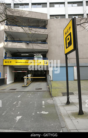 Magazzino di parcheggio. Un cartello NCP per il parcheggio a Londra. Foto Stock