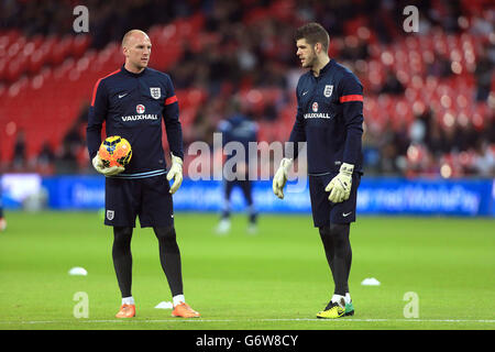 Calcio - International friendly - Inghilterra / Danimarca - Stadio di Wembley. Inglese John Ruddy e Fraser Forster (a destra) Foto Stock