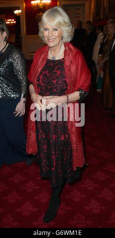 La Duchessa di Cornovaglia arriva ad un ricevimento prima di cena ospitato dalla Royal Commonwealth Society for Commonwealth High Commissioners al St James's Palace di Londra. Foto Stock