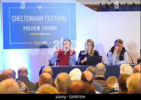 (Da sinistra a destra) Nicky Henderson, Kate Miller e Paul Nicholls durante la serata di anteprima del William Hill Cheltenham Festival dopo la William Hill Imperial Cup Day all'ippodromo di Sandown Park, Sandown. PREMERE ASSOCIAZIONE foto. Data immagine: Sabato 8 marzo 2014. Guarda la storia di PA CHE CORRE Sandown. Il credito fotografico dovrebbe essere: Tim Ireland/PA Wire Foto Stock