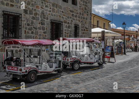 Un Tuk Tuk turisti Avila, Castiglia e Leon, Spagna. Foto Stock