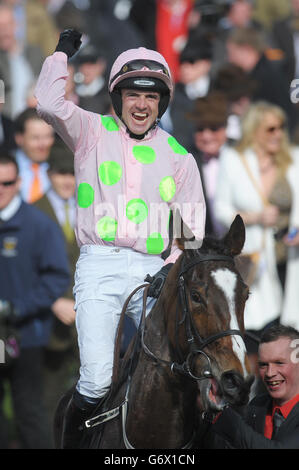 Horse Racing - 2014 Festival di Cheltenham - Campione giorno - Cheltenham Racecourse Foto Stock