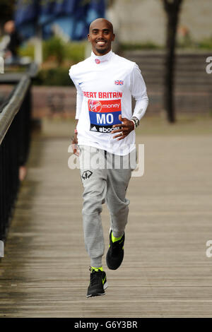 Atletica - Virgin London Marathon 2014 - Photocall - Tower Bridge. MO Farah si pone durante una fotocellula a Tower Bridge, Londra. Foto Stock