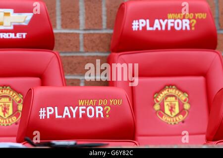 Calcio - Barclays Premier League - Manchester United / Liverpool - Old Trafford. Dettaglio dei sedili sulla panca dei sostituti di Old Trafford Foto Stock