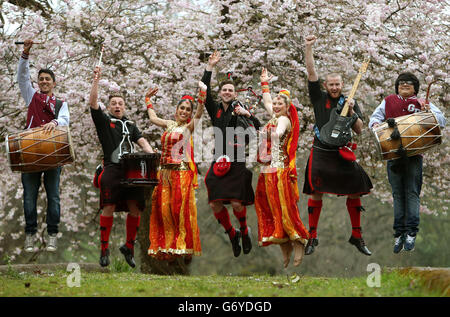 Hagan, al lancio di Glasgow Mela, il più grande festival multiculturale della Scozia al lancio di Glasgow Mela, il più grande festival multiculturale della Scozia che si tiene a Kelvingrove Park in città per il suo 24° anno consecutivo il 7 e 8 Giugno. Foto Stock