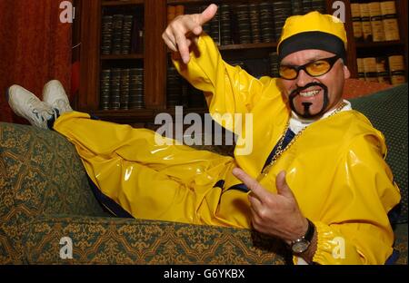 Il conservatore Alan Duncan vestito come comico Ali G, era in un dibattito mongolfiera come comico con altri 5 parlamentari. Foto Stock