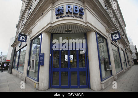 Una filiale della Royal Bank of Scotland a Piccadilly Circus nel centro di Londra. Foto Stock