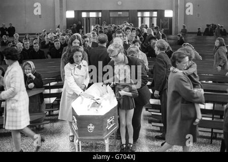 La criminalità - Massacro di Ballymurphy - Padre Hugh Mullan - Corpus Christi chiesa cattolica romana, Belfast Foto Stock