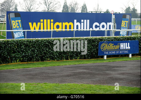 Corse ippiche - 2014 William Hill Lincoln - giorno due - Ippodromo di Doncaster. Insegna di William Hill all'ippodromo di Doncaster Foto Stock