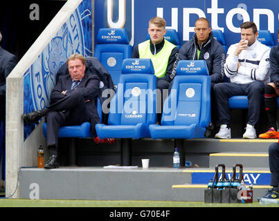 Harry Redknapp, direttore del Queens Park Rangers, si trova sulla panchina durante lo Sky Bet Championship al King Power Stadium di Leicester. Foto Stock