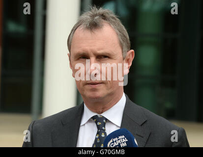 L'ex vice-oratore dei Commons Nigel Evans parla al di fuori della Preston Crown Court dopo che non è stato trovato colpevole di nove accuse dopo un processo di cinque settimane. Foto Stock