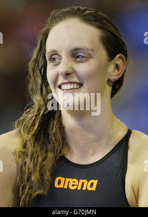 Francesca Halsall dopo aver vinto il Womens Open 50 m Butterfly, durante il British gas Swimming Championships 2014 al Tollcross International Swimming Centre, Glasgow. Foto Stock