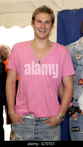 Blue T4 Popbeach. Lee Ryan dal backstage Blue durante il concerto T4 Poprach, tenuto sulla spiaggia di Great Yarmouth. Foto Stock