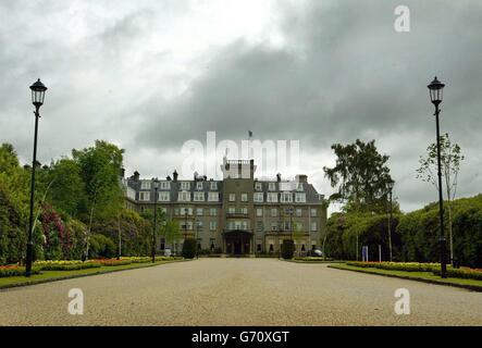 Hotel Gleneagles ad Auchterarder, Perthshire, Scozia, che ha annunciato ieri sera che ospiterà il G8 Summit 2005. Le opportunità e le sfide che la Scozia si trova ad affrontare nella fase di preparazione dell'evento sono state delineate oggi dall'esecutivo scozzese dopo che il primo ministro Tony Blair ha confermato che, sotto la presidenza del Regno Unito, i leader delle nazioni più potenti del mondo si riuniranno in questo lussuoso hotel. Ha parlato dopo la conclusione del vertice del 2004 a Sea Island, Savannah, USA. Foto Stock