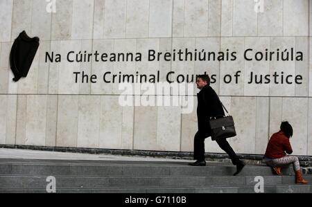 L'ex dirigente della Anglo Irish Bank Pat Whelan, arriva al Circuit Criminal Court di Dublino, durante il processo di ex dirigenti della Anglo Irish Bank. Foto Stock