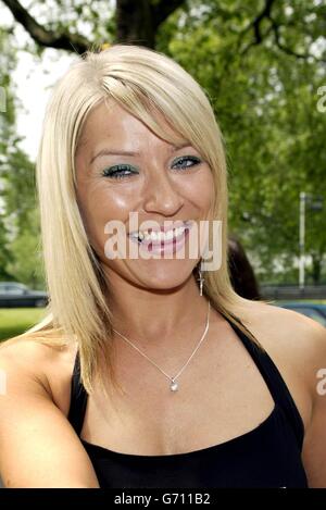 Zoe Lucker 2004 Ivor Novello Awards Foto Stock