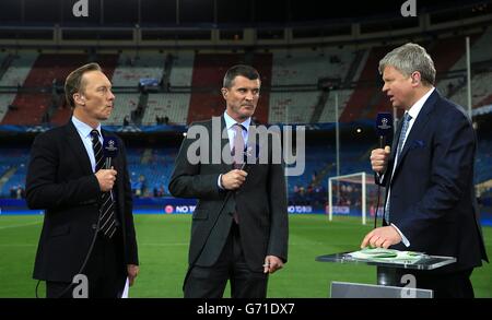 Calcio - UEFA Champions League - Semifinale - prima tappa - Atletico Madrid / Chelsea - Stadio vincente Calderon. ITV presentatore Adrian Chiles (a destra) con gli esperti Roy Keane (al centro) e Lee Dixon durante l'analisi post-partita Foto Stock