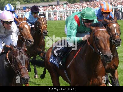 Azamour vince al Royal Ascot 2004 Foto Stock