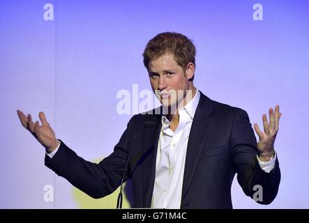 Il principe Harry ha tenuto un discorso durante la festa estiva per celebrare il decimo anniversario della carità di Sentebale al Dorchester Hotel, Londra. Foto Stock