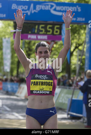 Atletica leggera - Bupa Women's 10k - Glasgow. Susan Partridge festeggia la vittoria della 10K femminile di Bupa a Glasgow. Foto Stock