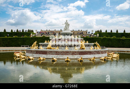 Latona fontana nel giardino del castello, il Palazzo di Versailles, Yvelines, regione Ile-de-France, Francia Foto Stock