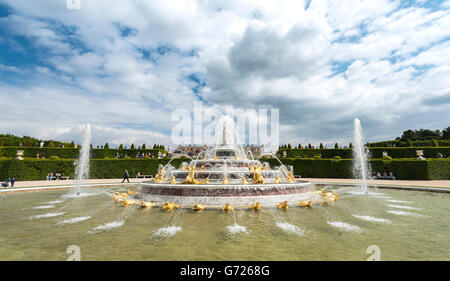 Latona fontana nel giardino del castello, il Palazzo di Versailles, Yvelines, regione Ile-de-France, Francia Foto Stock