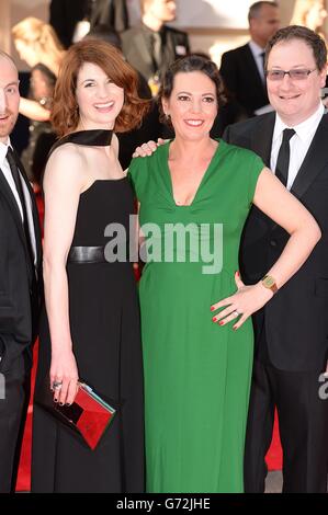 Jodie Whittaker e Olivia Colman arrivano per gli Arqiva British Academy Television Awards 2014 al Theatre Royal, Drury Lane, Londra. Foto Stock