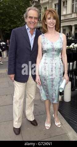 Gerald Scarfe e sua moglie Jane Asher arrivano per il Tatler's Summer Party, che si tiene al Baglioni Hotel, nel centro di Londra. Foto Stock