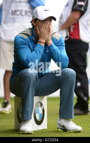 Golf - 2014 BMW PGA Championship - giorno due - Wentworth Golf Club. Rory McIlroy dell'Irlanda del Nord durante il secondo giorno del Campionato BMW PGA al Wentworth Club, Surrey. Foto Stock