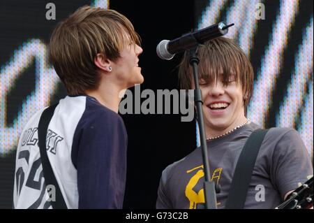 NESSUNA MERCHANDISING. McFly si esibirà sul palco durante il concerto della Capital radio Party in the Park, tenuto a Hyde Park, nel centro di Londra in aiuto del Prince's Trust. Foto Stock