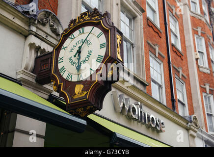 Vista generale di un ramo di Waitrose, su Marylebone High Street, nel centro di Londra. PREMERE ASSOCIAZIONE foto. Data immagine: Lunedì 2 giugno 2014. Il credito fotografico dovrebbe essere: Dominic Lipinski/PA Wire Foto Stock