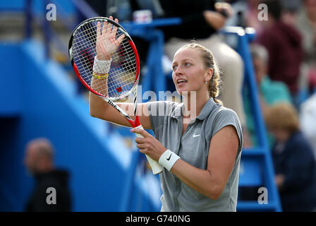 Tennis - AEGON International 2014 - giorno due - Devonshire Park. Petra Kvitova celebra la sconfitta di Lucie Safarova durante l'AEGON International al Devonshire Park di Eastbourne. Foto Stock