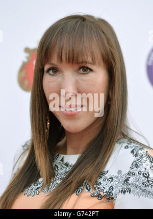 Jelena Jankovic partecipa alla festa di lancio di Stella Artois Wimbledon a Cannizaro House, Wimbledon. Foto Stock