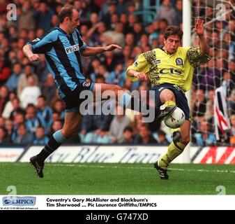 F.A. Carling Premiership Soccer - Coventry City / Blackbrun Rovers. Gary McAllister di Coventry e Gary Croft di Blackburn Foto Stock