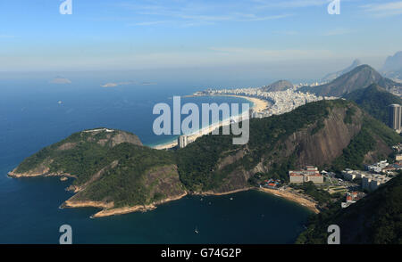 Calcio - Coppa del mondo FIFA 2014 - vedute generali di Rio de Janeiro. Una vista generale della spiaggia di Copacabana a Rio de Janeiro, Brasile. Foto Stock