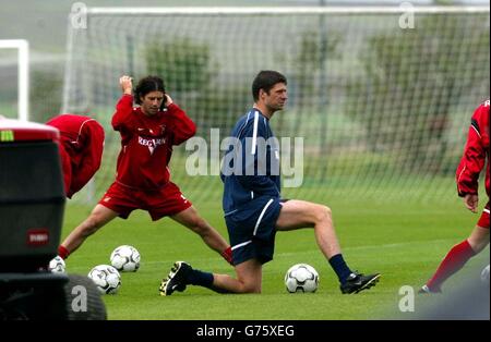 Niall Quinn di Sunderland prende parte alla formazione, dopo che il loro manager Peter Reid ha confermato ieri sera che aveva lasciato Sunderland Football Club. Foto Stock