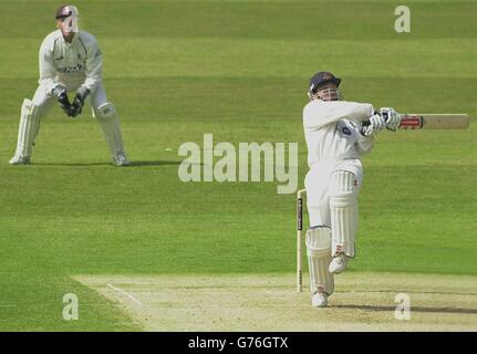 Lancashire battsman Warren Hegg, esce il primo giorno della loro partita nella contea di Oval, Londra. Foto Stock