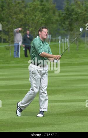 Mark Pilkington, golfista gallese, nel penultimo buco della sua seconda partita, nel Murphy's Irish Open al campo da golf di Fota Island, Co. Cork, Repubblica d'Irlanda. * ha finito con un punteggio di sessantasei per lasciarlo sette sotto la par in generale, due colpi dietro il leader del pranzo, Peter o'Malley, che ha finito nove sotto la classifica generale. Foto Stock