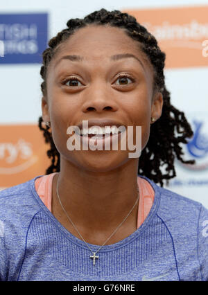 L'Allyson Felix degli Stati Uniti parla durante una conferenza stampa al Crowne Plaza di Glasgow. Foto Stock