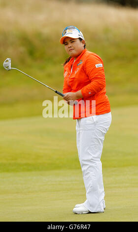 Golf - Ricoh Women's British Open - Day Four - Royal Birkdale. L'Inbee Park of Korea apre la prima buca durante il giorno quattro del Ricoh Women's British Open a Royal Birkdale, Southport. Foto Stock