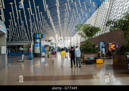 Shanghai Pudong International Airport, Cina, terminal di partenza B moderno unico arhchitecture, Shanghai Pudong International A Foto Stock