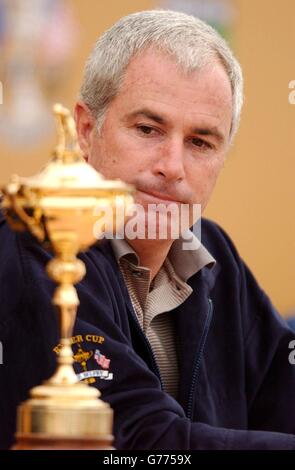 Il capitano degli Stati Uniti Curtis Strange, in occasione di una conferenza stampa al De Vere Belfry, nel Warwickshire, dove si svolgerà la 34esima Ryder Cup. Foto Stock