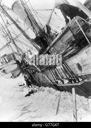 Ernest Shackleton, Endurance. Sir Ernest Shackleton, nave Endurance, intrappolati nel ghiaccio durante il 1914/15 Imperial Trans-Antarctic Expedition. Foto Stock